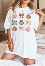 Load image into Gallery viewer, Cutesy Pumpkin Tee